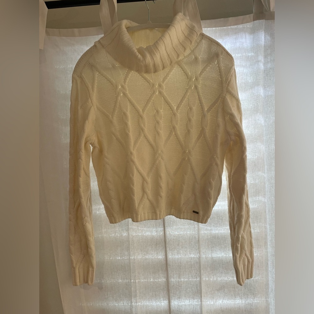 Hollister Turtle Neck Sweater